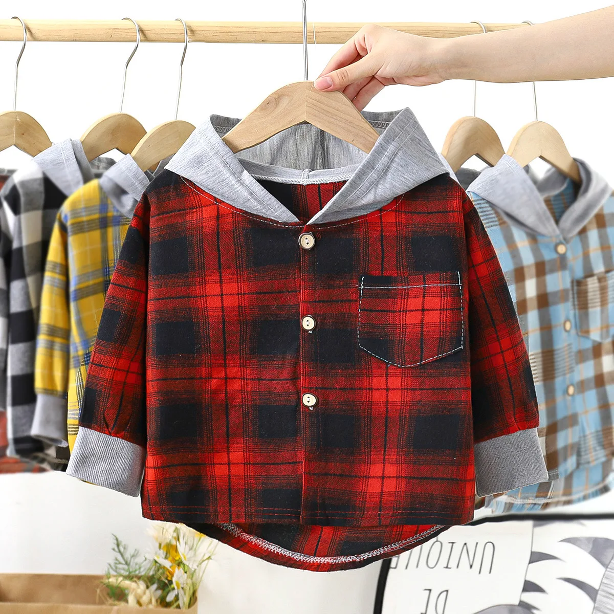 Bild von Stilvolle Kinderbekleidung für Jungen und Mädchen – Perfekt für Frühling und Herbst