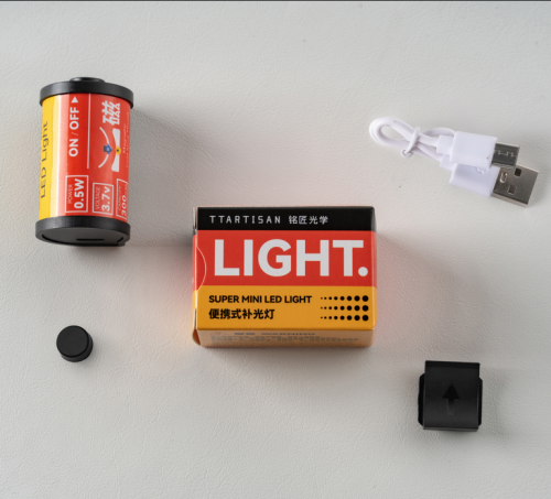 Imagen de TTARTISAN Luz de relleno Luz de vídeo Montaje magnético Estilo de película Reteo Mini luz LED 0,5 W 3000/4500/6000 K CRI 95 + 300 mAh Zapata fría