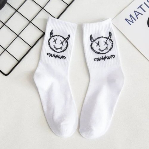 Bild von Männer Frauen Socken Baumwolle Einfachheit Anime Teufel Grimasse Harajuku Schwarz Weiß Graffiti Mode Lange Lustige Hip Hop Sox Unisex medias