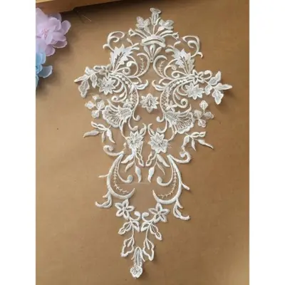 Image de Applique Dentelle Fil d'Or - Patch Fleurs Main 42x27cm