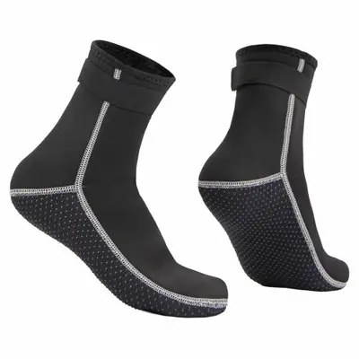 Image de Chaussettes d'eau 3mm Néoprène - Antidérapantes & Résistantes au Sable