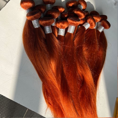 Immagine di Bundle di Capelli Umani Lisci Vergini Brasiliani Colore Ginger, Lunghezza 26-30 Pollici, Offerta all'Ingrosso in Confezioni da 1, 3 o 4 Pezzi