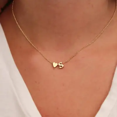 Image de Collier Cœur Personnalisé - Bijou Élégant avec Initiales