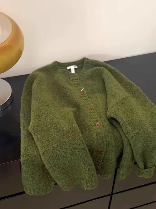Image de Cardigan Vert Rétro Femme - Doux & Décontracté