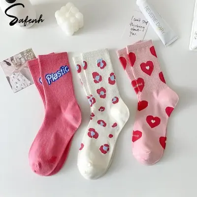 Image de Chaussettes Rose Coeur - Douceur & Style Féminin