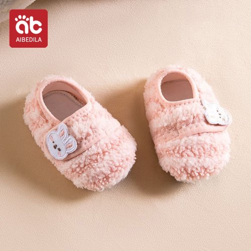 Imagen de Zapatillas cálidas de invierno para bebé, calcetines de felpa para el suelo, zapatos para niños y ni...