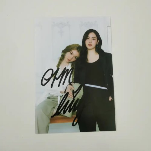 Imagen de Firma Autógrafa de Actriz Tailandesa - Foto Original