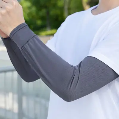 Image de Manchettes Solaires Homme - Protection UV Respirante & Durable