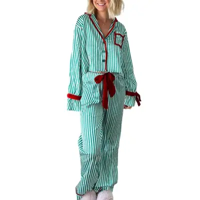 Image de Pyjama de Noël Femme 2 Pièces - Imprimé Rayé & Confortable