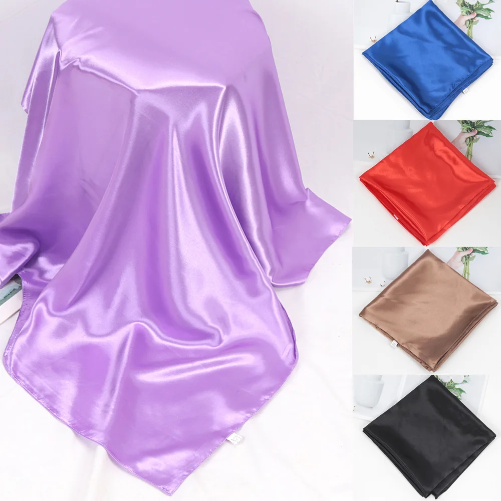 Imagen de Pañuelo Cuadrado de Satén de 90x90 cm en Color Sólido – Elegante Chal Versátil para Cabeza, Cuello y Estilo Hijab