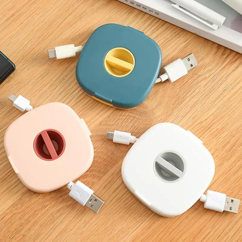 Imagen de Organizador de Cables Giratorio con Estuche Portátil de Plástico – Almacenamiento para Auriculares, Cable de Ratón, Teléfono y Accesorios de Oficina