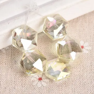 Image de Perles Cristal Facettées Hexagonales - DIY Bijoux Artisanaux