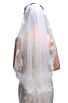 Image de Voile de Mariée Court Dentelle Blanc Ivoire
