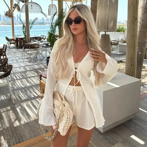 Image de Ensemble blanc 2 pièces femme - Chemise à lacets + short taille haute