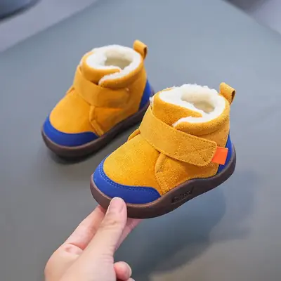 Image de Bottes d'hiver pour bébés - Chaussures chaudes et douces