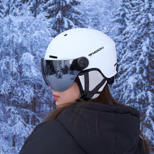 Image of Premium Anti-Fog Ski Helmet with Integrated Goggles – Warm Winter Protection for Men and Women Skiing & Snowboarding
