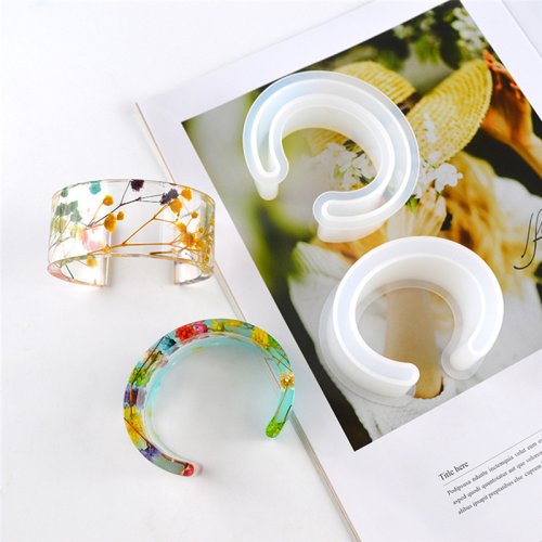 Bild von Klarer Silikon-Armbandform für Epoxidharz – DIY Blumenarmband