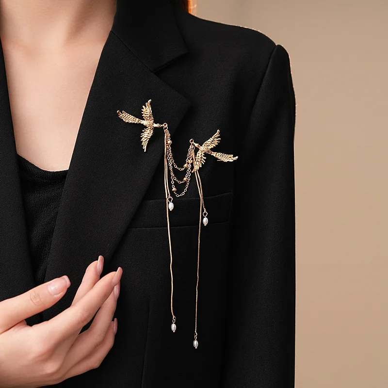 Zdjęcie Broszka Feniks – Elegancka Ozdoba z Frędzlami