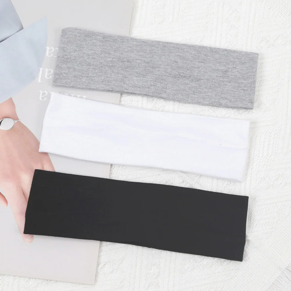 Immagine di Set di 3 Fasce Sportive Elastiche per Donna - Ideali per Corsa, Fitness, Yoga e Allenamenti Attivi