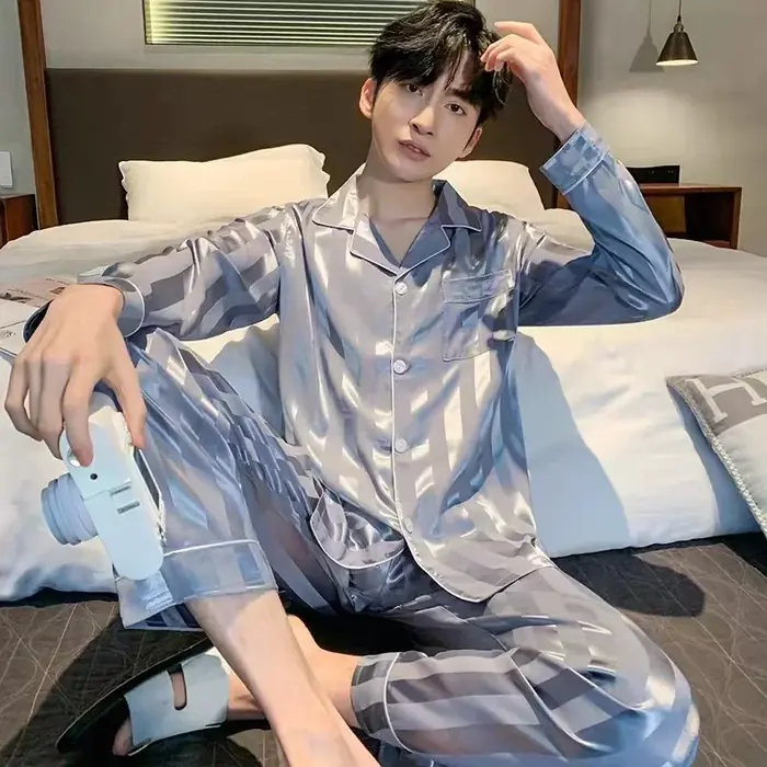 Image de Pyjama Homme Satin Doux - Confort & Style