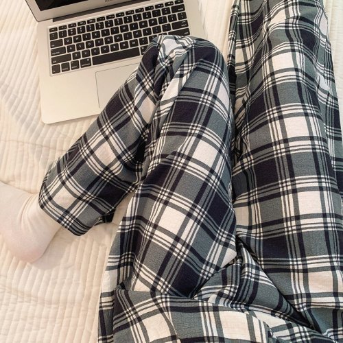 Bild von Gemütliche Sommer-Pyjamahose aus weicher Baumwolle – Karierte Lange Hose mit Elastischer Taille für Herren und Damen als Heim- und Schlafhose
