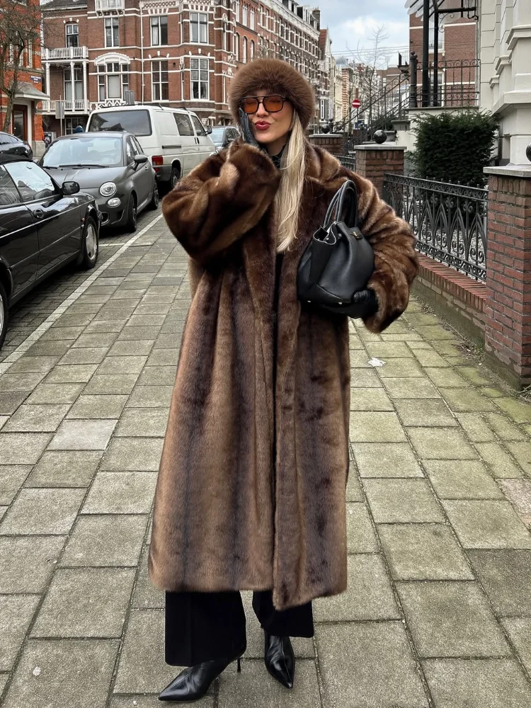 Image de Manteau Fausse Fourrure Femme Hiver 2025 - Élégant & Chaud
