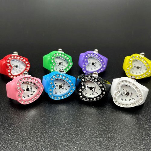 Image de Montre de Mode Femme Élégante avec Diamants Flash