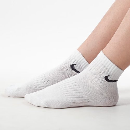 Imagen de Calcetines Nike 2025 Otoño/Invierno recién llegados calcetines deportivos transpirables que absorben la humedad paquete de 3 pares para hombres y mujeres SX7677-100
