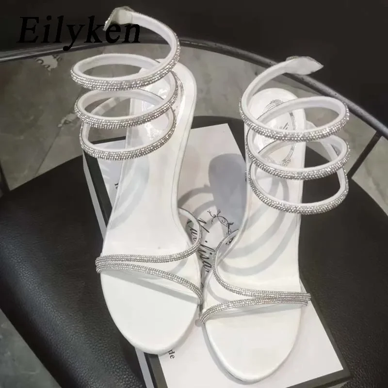 Immagine di Sandali con Tacco Alto in Cristallo - Stile Sexy e Elegante