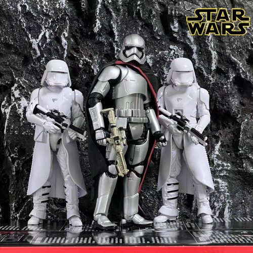 Bild von Star Wars The Black Series – 6-Zoll Actionfigur Captain Phasma & Commander Snowtrooper aus 'Die letzten Jedi' – Sammlerstück mit detailreicher Rüstung und beweglichen Gelenken