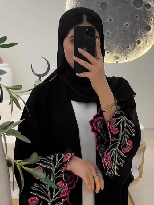 Immagine di Abaya Elegante con Ricami per Donna - Abito Lungo da Festa 2025