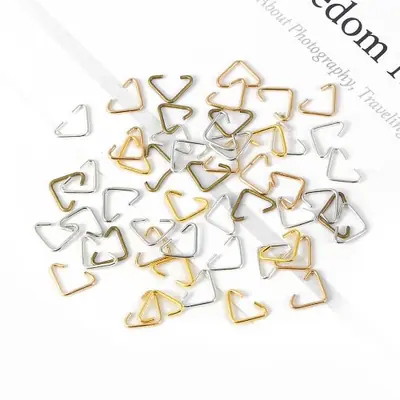 Image de Boucles d'oreilles triangulaires 6x10mm - Bijoux faits main pour diabétiques