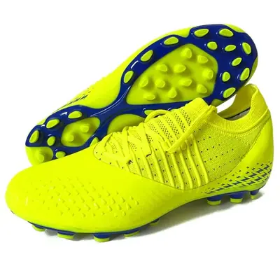 Image de Crampons Football Homme - Chaussures de Sport Respirantes & Antidérapantes