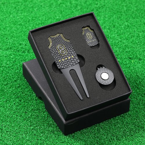 Imagen de Marcador de Pelota de Golf con Limpiador de Ranuras y Herramienta Divot para Campo Verde - Accesorio Completo para Jugadores de Golf