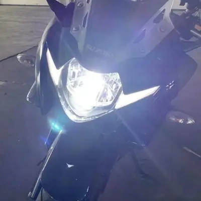 Image de Ampoules LED H4 Moto 69000LM - Éclairage Puissant et Blanc 6000K