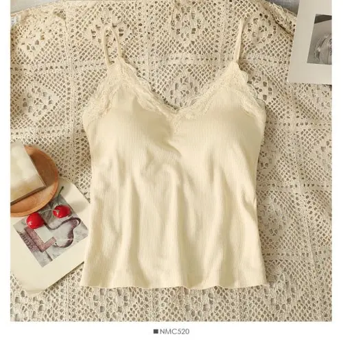 Image de Débardeur Dentelle Y2K - Blanc & Noir Coquet