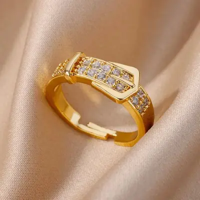 Image de Bague Géométrique dorée - Élégante & Tendance