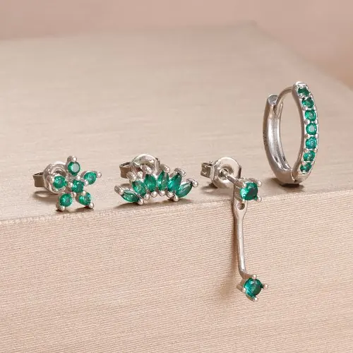 Image de Boucles d'oreilles Huggie Or avec Fleur en Zircon - Ensemble 4 Pièces