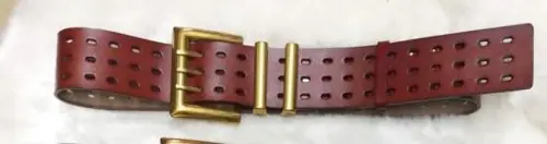 Image de Ceinture Large en Cuir Véritable avec Boucle Dorée - Style Élégant & Féroce