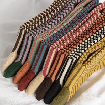 Image de Chaussettes Rayées Rétro - Style Coréen & Japonais