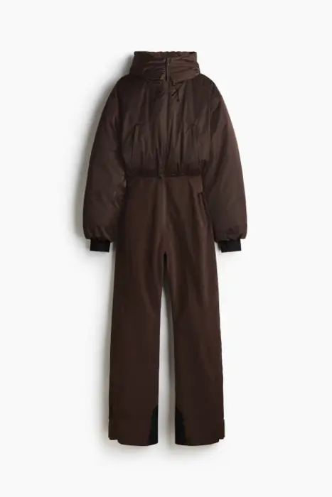 A kaki ski set