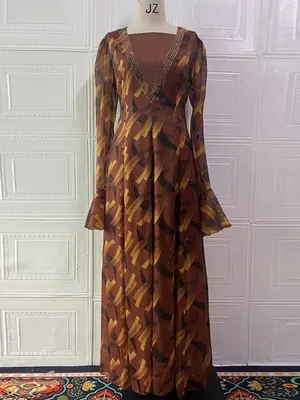 Image de Robe Musulmane Élégante à Lacets - Caftan Longue Femme