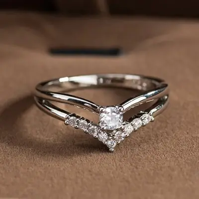 Image de Bague de Fiançailles Ovale en Zircone Cubique - Élégance Argentée