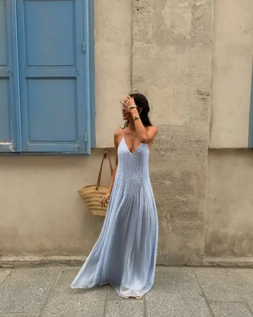Image de Robe Longue Plissée Élégante Sans Manches
