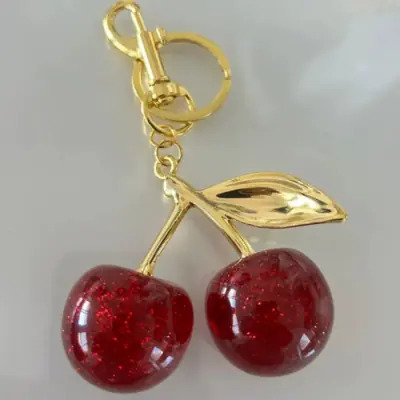 Image de Porte-clés Cerise Rouge Tendance - Accessoire Mignon pour Femmes