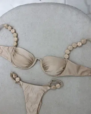 Image de Bikini Doré Imprimé Taille Haute - Style Sexy 2025