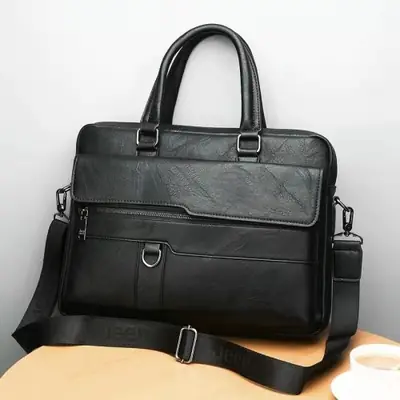 Image de Mallette d'affaires homme en cuir - Élégance & fonctionnalité