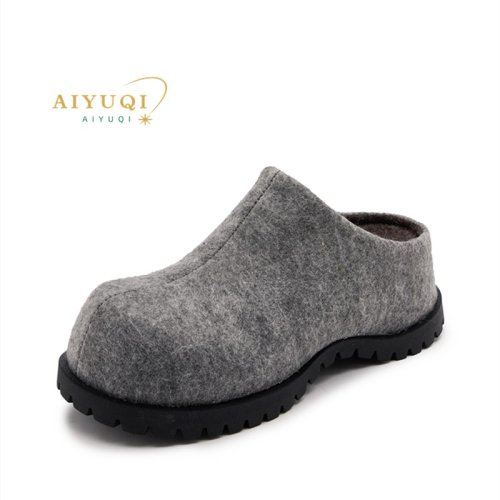 Imagen de Zapatillas de Franela Retro para Mujer - Otoño 2025