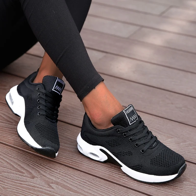 Immagine di Scarpe da Ginnastica Casual con Plateau per Donna – Modello Sportivo Estivo in Mesh Traspirante, Scarpe da Corsa Robuste e Stilose 2024, Design Vulcanizzato di Lusso