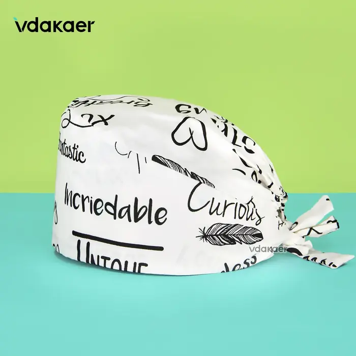 Image de Casquette Médicale Chat Mignon - Coton Bio & Réglable